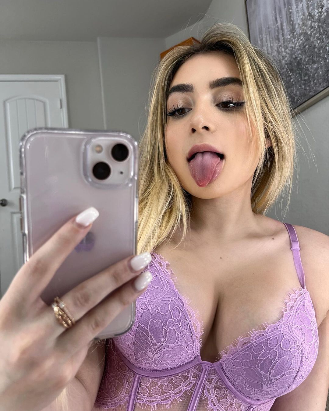 GIRLVivianbera123 5'3 or under(160cm),Bisexual,Blonde,J cup,Hazel